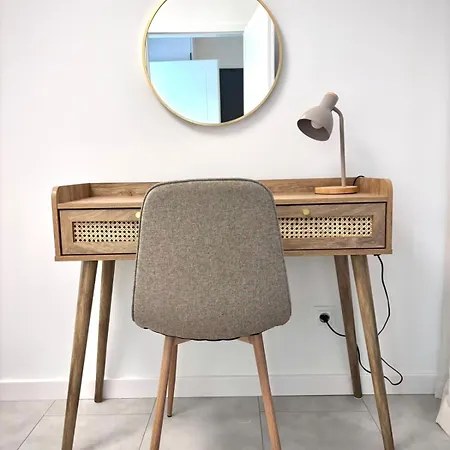 White Glove Parkya Gold