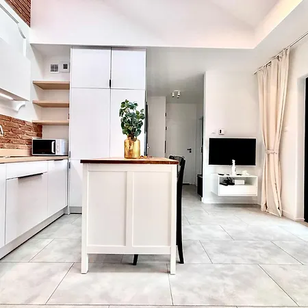 White Glove Parkya Gold Olsztyn (Warmian-Masurian)